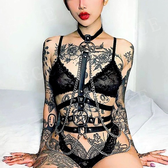 Faux leather pentagram body chain harness - Picture 14 of 16